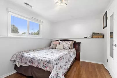 5701 Bedford Court, Hanover Park, IL 60133 - Photo 17