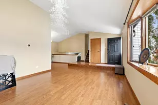 5701 Bedford Ct, Hanover Park, IL 60133 - Photo 7