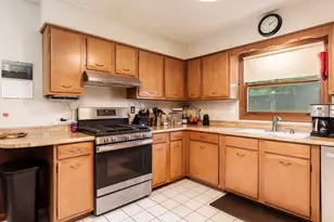 2212 Silverthorn Dr, Rockford, IL 61107 - Photo 21