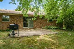 2212 Silverthorn Dr, Rockford, IL 61107 - Photo 7