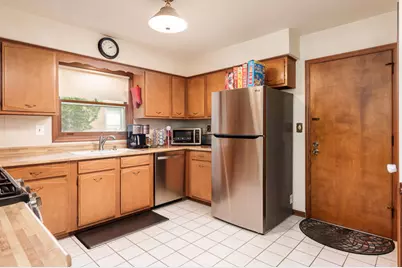 2212 Silverthorn Drive, Rockford, IL 61107 - Photo 19