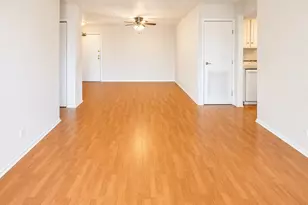 601 W Huntington Commons Rd, Mount Prospect, IL 60056 - Photo 3