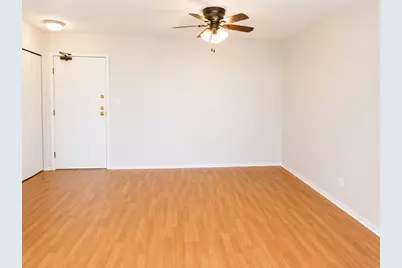 601 W Huntington Commons Road #302, Mount Prospect, IL 60056 - Photo 5
