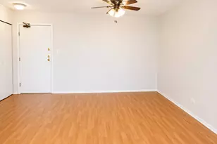 601 W Huntington Commons Rd, Mount Prospect, IL 60056 - Photo 5