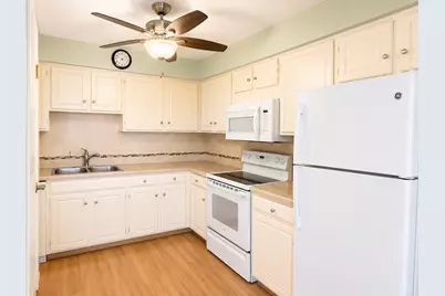 601 W Huntington Commons Road #302, Mount Prospect, IL 60056 - Photo 7