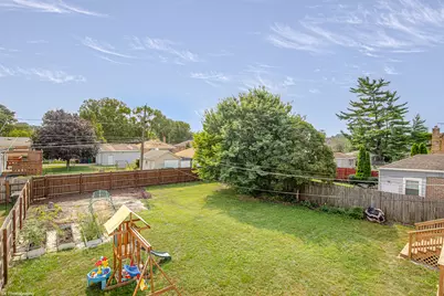 9619 S Albany Avenue, Evergreen Park, IL 60805 - Photo 19