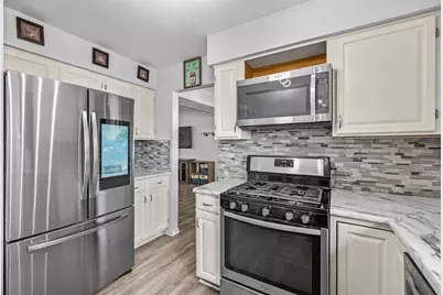 1441 Loch Lomond Drive, Crystal Lake, IL 60014 - Photo 5