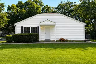 76 Bright Oaks Cir, Cary, IL 60013 - Photo 1
