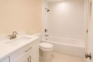 76 Bright Oaks Cir, Cary, IL 60013 - Photo 7