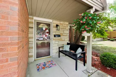 9717 S Avers Avenue, Evergreen Park, IL 60805 - Photo 3