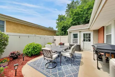 9717 S Avers Avenue, Evergreen Park, IL 60805 - Photo 21