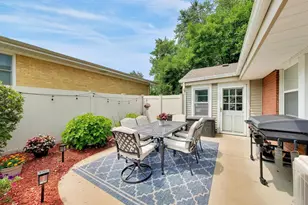 9717 S Avers Ave, Evergreen Park, IL 60805 - Photo 21