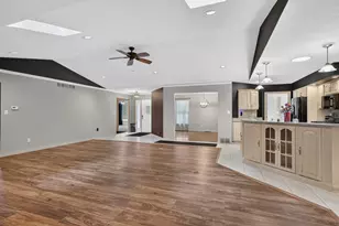 2519 Reynolds Manor Dr, Ottawa, IL 61350 - Photo 11