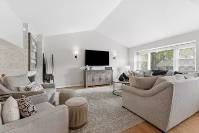 2S649 Avenue Normandy E Avenue, Oak Brook, IL 60523 - Photo 3