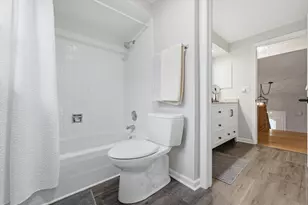 2S649 Ave Normandy E Ave, Oak Brook, IL 60523 - Photo 15