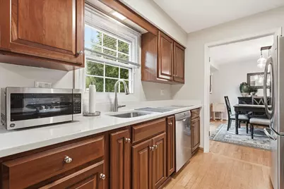 2S649 Avenue Normandy E Avenue, Oak Brook, IL 60523 - Photo 7