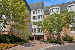 200 Lake Blvd, Buffalo Grove, IL 60089 - Photo 1