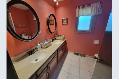 425 S Arlington Heights Road, Elk Grove Village, IL 60007 - Photo 21