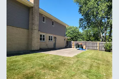 425 S Arlington Heights Road, Elk Grove Village, IL 60007 - Photo 3