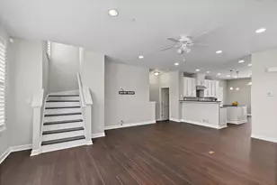 3 Margaret Ct, Schaumburg, IL 60194 - Photo 3