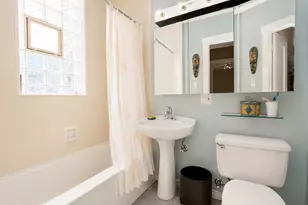 751 W Brompton Ave, Chicago, IL 60657 - Photo 11