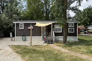 135 Little Musky Cir, Wilmington, IL 60481 - Photo 1