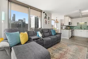 200 W Grand Ave, Chicago, IL 60654 - Photo 3