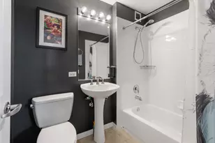 200 W Grand Ave, Chicago, IL 60654 - Photo 11
