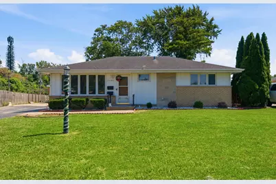 15W425 Victory Parkway, Elmhurst, IL 60126 - Photo 1