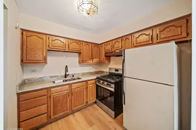 7318 Winthrop Way #4, Downers Grove, IL 60516 - Photo 3