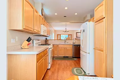 2 Suffolk Way, Grayslake, IL 60030 - Photo 5