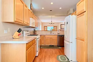 2 Suffolk Way, Grayslake, IL 60030 - Photo 5