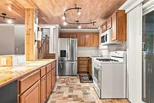 415 Maple Dr, Morris, IL 60450 - Photo 9