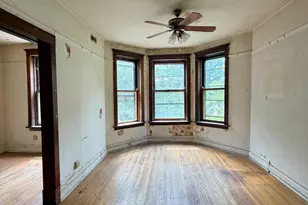 1738 W Byron St, Chicago, IL 60613 - Photo 17