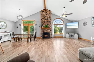 1337 Mabel Ln, Lake Holiday, IL 60548 - Photo 5