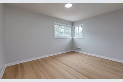 8500 Lawndale Avenue, Skokie, IL 60076 - Photo 17