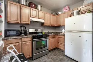 2009 W Birchwood Ave, Chicago, IL 60645 - Photo 11