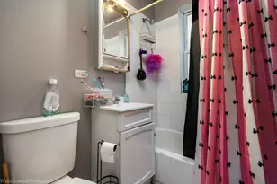 2009 W Birchwood Ave, Chicago, IL 60645 - Photo 15