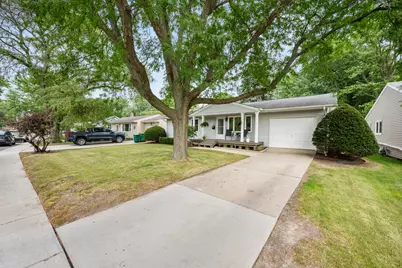 736 Carlson Street, Sycamore, IL 60178 - Photo 3
