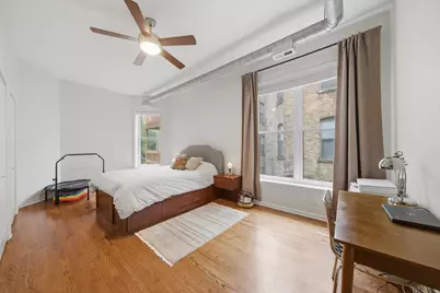 1048 W Foster Avenue #E, Chicago, IL 60640 - Photo 13