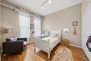 1048 W Foster Ave, Chicago, IL 60640 - Photo 21
