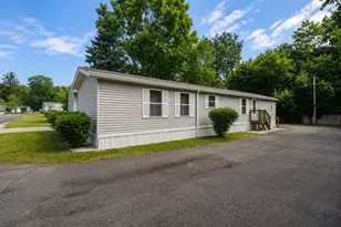 41561 N Sheridan Rd, Zion, IL 60099 - Photo 1