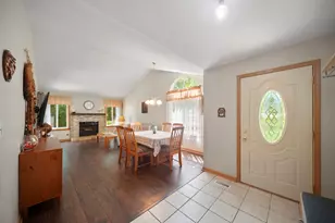 101 Winchester Dr, Streamwood, IL 60107 - Photo 3