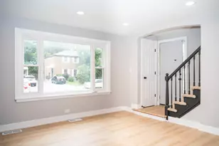 9737 S Merrill Ave, Chicago, IL 60617 - Photo 5