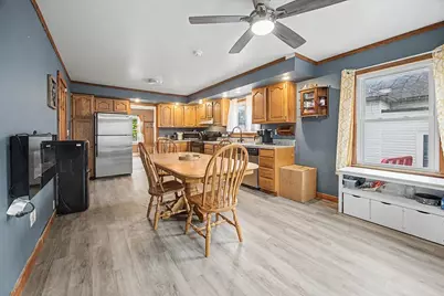 829 S Locust Street, Pontiac, IL 61764 - Photo 7