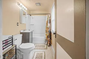 829 S Locust St, Pontiac, IL 61764 - Photo 29