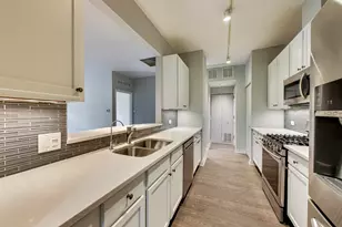 550 W Fulton St, Chicago, IL 60661 - Photo 11