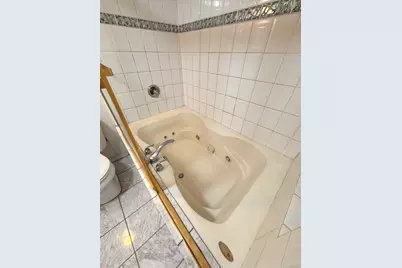 1942 W Melrose Street, Chicago, IL 60657 - Photo 17