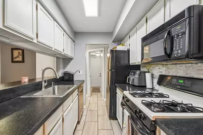 7353 Canterbury Place, Downers Grove, IL 60516 - Photo 9