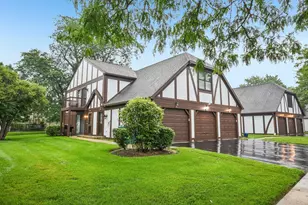 7353 Canterbury Pl, Downers Grove, IL 60516 - Photo 3